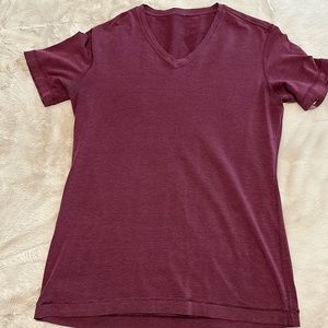 Men’s Lulu T-shirt size M great condition.